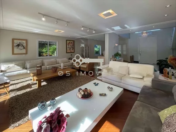 Imagem Casa no Miolo da Granja Viana. 05 suítes + piscina, gourmet, quadra tênis!