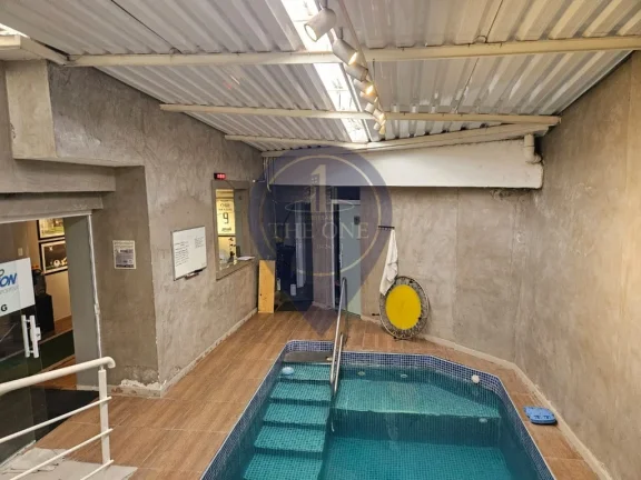 Imagem Casa à venda em São Paulo-SP, Jardim Paulista: 4 quartos, 1 suíte, 2 salas, 2 banheiros, 2 vagas, 325m². Venha conhecer!