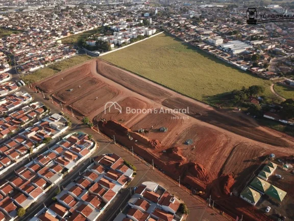 Imagem Terreno de 205m², localizado em uma esquina estratégica da tranquila e bem localizada Vila Profeta...
