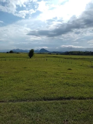 Imagem Propriedade Rural a venda em capelinha do amparo Carapebús RJ.