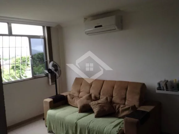 Imagem  Excelente apartamento totalmente reformado - Campo Grande