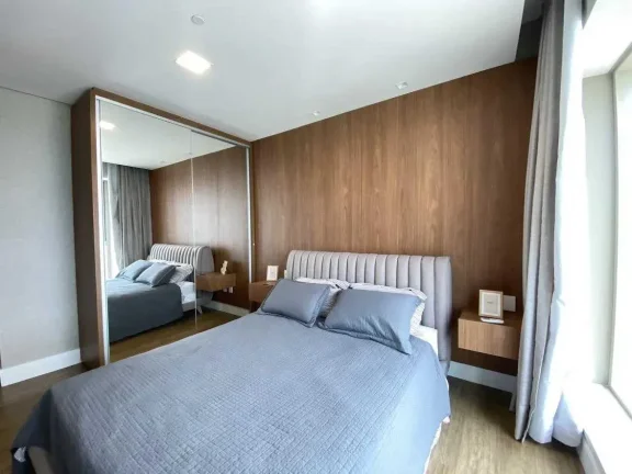 Imagem Apartamento mobiliado com 5 dormitórios sendo 4 suítes e 3 vagas de garagem em Balneário Camboriú