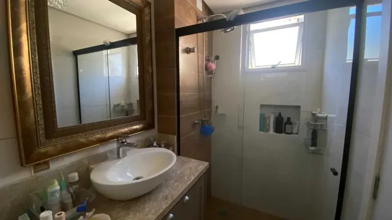 Imagem Apartamento mobiliado 3 dormitórios sendo 1 suíte e 1 vaga no Bairro Itacorubi em Florianópolis/SC