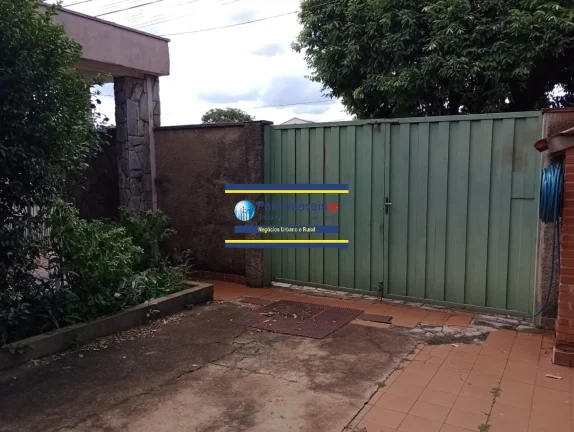 Imagem Casa a venda R$ 300.000 com 2 quartos, 4 vagas bairro Adelino Simioni - Ribeirão Preto