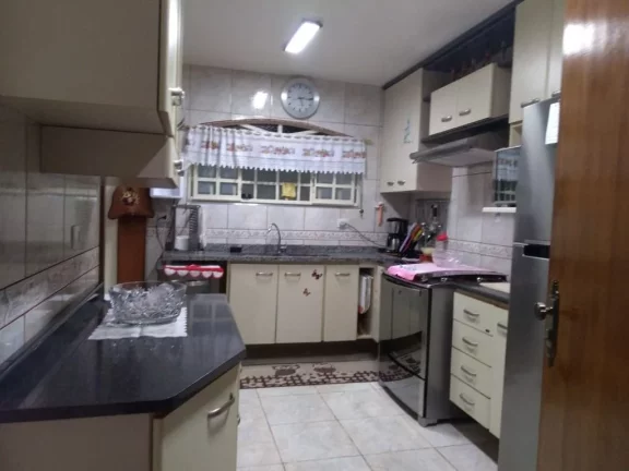 Imagem Sobrado com 3 dormitórios à venda, 170 m² por R$ 750.000,00 - Jardim Medina - Poá/SP