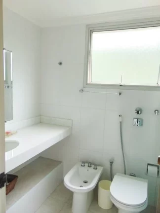 Imagem Pitangueiras - Frente ao mar, maravilhosa vista, 246,00 m² de área útil, 2 vagas e 4 dormitórios.