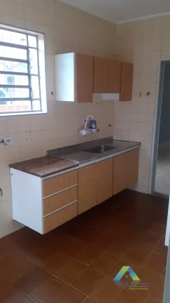 Imagem CASA TÉRREA COM 4 DORMITÓRIOS, 5 VAGAS E PISCINA EM JARDIM DA SAÚDE/SP!