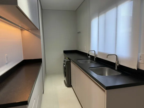 Imagem Casa com 5 dormitórios à venda sendo 5 suítes, 352.0 m² por - R$ 6.800.000,00 - Santa Regina - Camboriú/SC