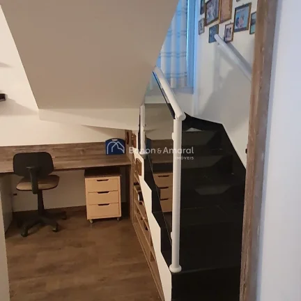 Imagem Linda casa em condomínio fechado em Barão Geraldo. A residência possui quatro suítes, dois banhe...