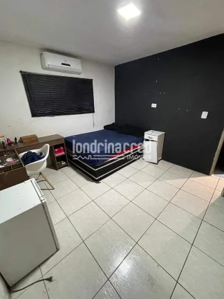 Imagem Casa à Venda na Zona Norte de Londrina com Piscina, 2 Quartos, Escritório e Excelente Localização Próxima à Av. Saul Elkind