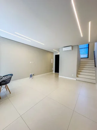Imagem Sobrado Novo Automatizado - 138M², 3 Dorms, (1 Suíte C/ Varanda), 2 Vagas.