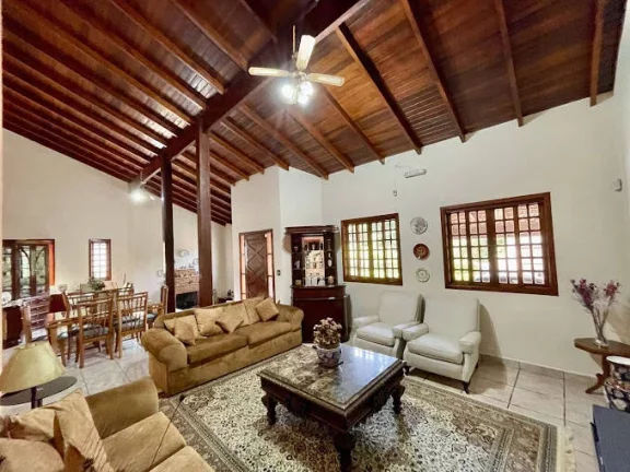 Imagem Cond Chácar dos Lagos - Térrea 3 suítes, anexo gourmet, piscina e pomar!