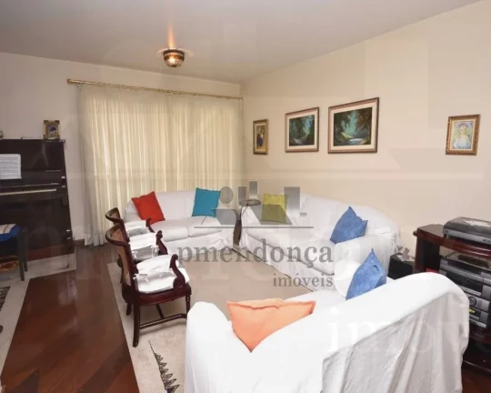Imagem Amplo apartamento de 186m², planta original com 4 dts, sendo que abriu um para o living, 3 dormitó...