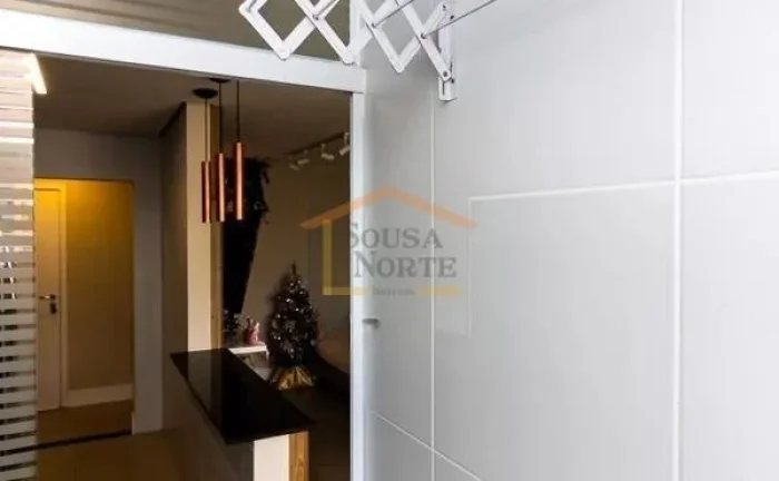 Imagem Apartamento 2 dormitórios, sendo 1 suíte, sala 2 ambientes, piso laminado de madeira na sala e dor...