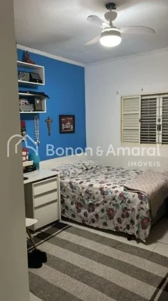 Imagem Esta charmosa casa térrea, com 104 m² de área construída, foi totalmente reformada para proporci...