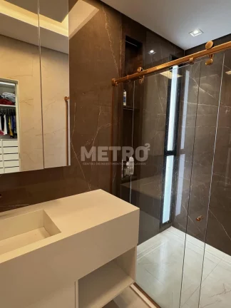 Imagem Casa à venda, no Alphaville com 4 suítes, todas com closet, Gourmet com piscina.