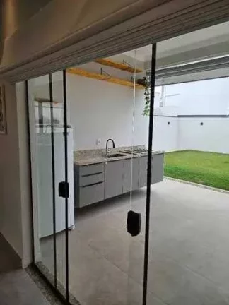 Imagem Casa com 3 dormitórios e 1 suíte - Jardim Reserva Ipanema