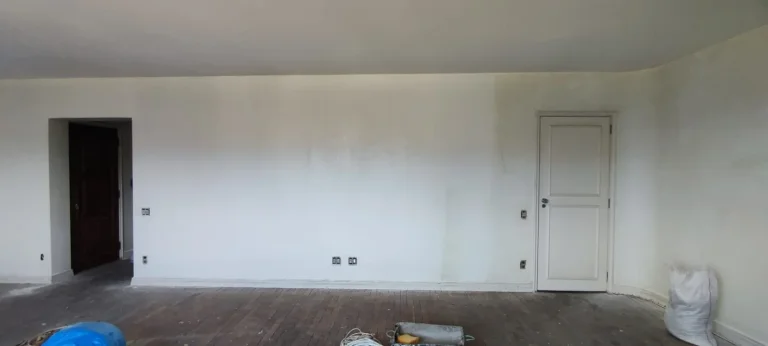 Imagem Apartamento 220M², 3Q, 1 Suíte, 4 Banheiros, Vista Livre e Bela, Área de Serviço, Lavabo, 2 Vagas, Quadra, Playground.