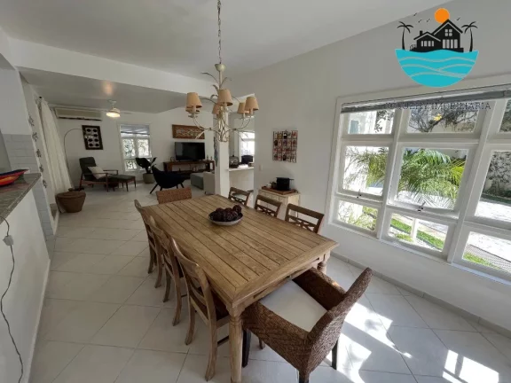 Imagem Alugar Casa anual em Juquehy em Condomínio Fechado - com 4 dormitórios, 2 suíte, 100m da praia - Acomodação máx. 10 pessoas | Juquehy Imobiliária