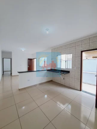 Imagem Casa na Praia de Itanhaém com 2 vagas de garagem