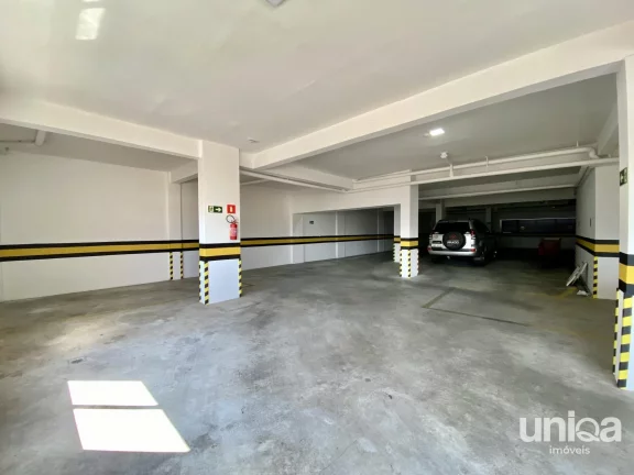 Apartamento de 01 dormitório com churrasqueira e vaga de garagem no Centro de Sa