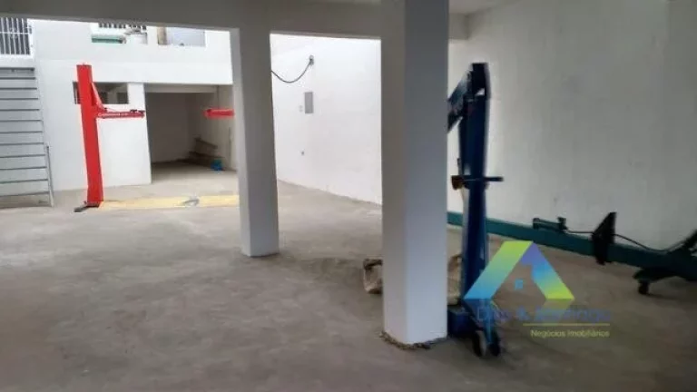 Imagem Casa e salão comercial com 200 m2 de área e casa no piso superior. Próximo à estação de metrô Sacomã. s vias: