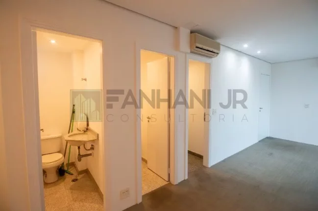 Imagem Sala Comercial de Alto Padrão no Jardim Paulista: 2 salas, 3 banheiros, 3 vagas de garagem, 68m² - São Paulo-SP