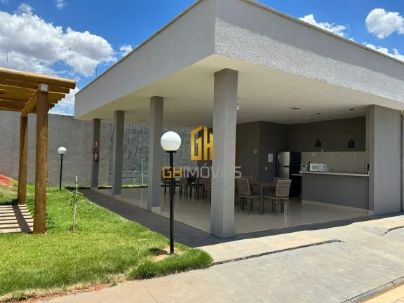 Imagem A casa possui 

3 quartos,
1 suíte,
2 quartos
Sala de estar, 
Sala de jantar, 
Banheiro, 
Cozinha
Q...
