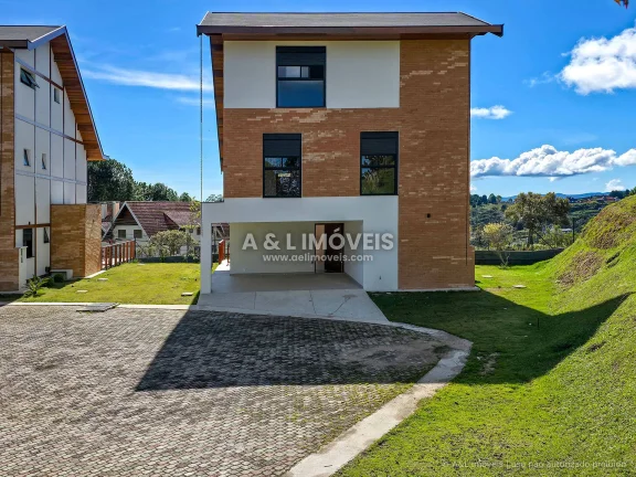 Residência 4 Suítes Nova com Vista Panorâmica em Condomínio Fechado Capivar