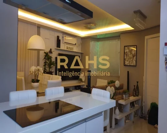 Imagem Lindíssima casa no Bairro Petrópolis. Imóvel possui uma suíte, mais dois dormitórios, sala de e...