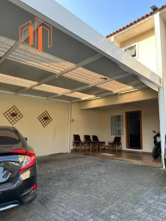Imagem Sobrado para Venda em Curitiba, Bairro Alto, 3 dormitórios, 1 suíte, 3 banheiros, 2 vagas