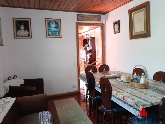Imagem Casa Para Venda Com 03 Dormitórios, na Vila Britania em Campos do Jordão.