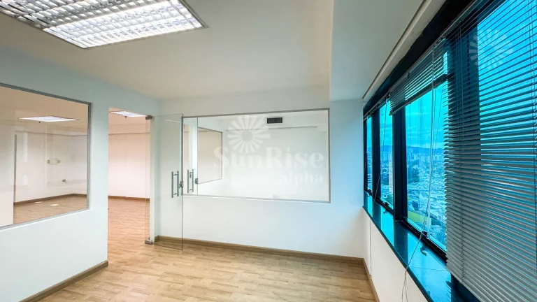 Imagem Sala Comercial para alugar com 91m² e 2 vagas - R$4.457,77 - Eagle Point - Alphaville Industrial - Barueri/SP