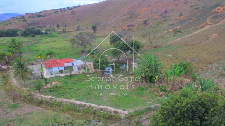 Imagem Chácara à venda Com 03 quartos - Córrego São Francisco - Mantena - MG