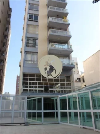 Imagem OPORTUNIDADE AMPLO E TOTALMENTE REFORMADO! O APARTAMENTO ACABA DE PASSAR POR UMA REFORMA COMPLETA, Q...