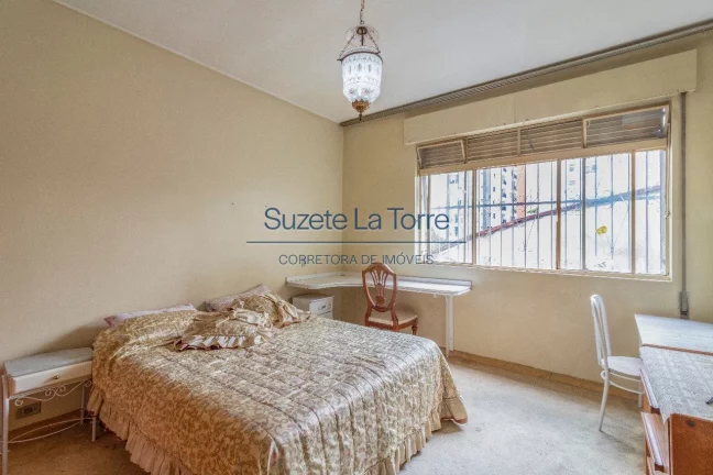 Imagem Apartamento charmoso com pé direito alto, ambientes amplos e muito iluminado. Ótima localização ...