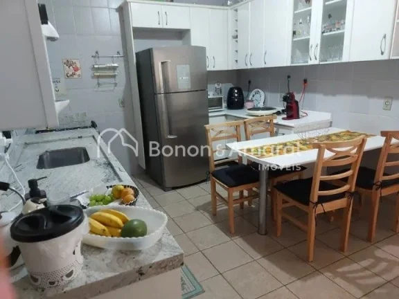 Imagem Casa à venda na região do Taquaral, localizada em um terreno de 390m², com 230m² de área constr...