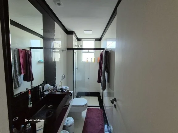 Imagem Descubra o conforto de viver em um espaçoso apartamento de 126m², localizado no charmoso bairro Co...