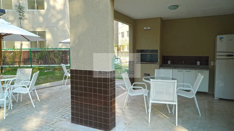Imagem Apartamento à venda no Rio de Janeiro-RJ, bairro Camorim: 2 quartos, 1 sala, 1 banheiro, 1 vaga de garagem, 45m² de área.