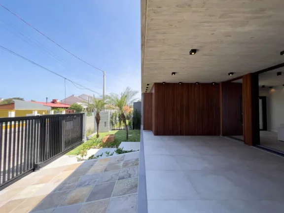 Imagem Casa 4 Dormitórios - Bairro Centro