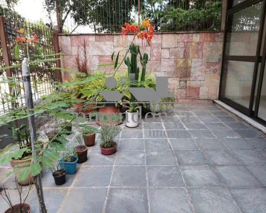 Imagem Apartamento reformado perto da PUC com 3 quartos e 1 vaga, 109m²