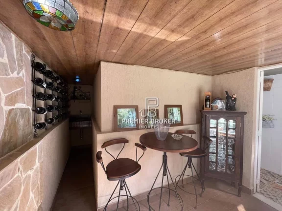 Imagem Casa fora de condomínio com 5 dormitórios à venda, 512 m² por R$ 2.350.000 - Comary - Teresópolis/RJ