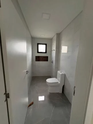 Imagem Casa em condomínio com 4 dormitórios sendo 3 suítes e 4 vagas - Camboriú/SC