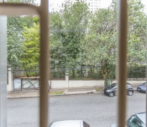 Imagem Sobrado com 200 M² com 3 dormitórios sendo 2 suítes, sala, cozinha, área de serviços, 3 banheir...