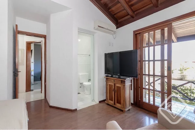 Imagem Casa de condomínio com charme, conforto e excelente padrão no bairro Ipanema

Esta residência de ...