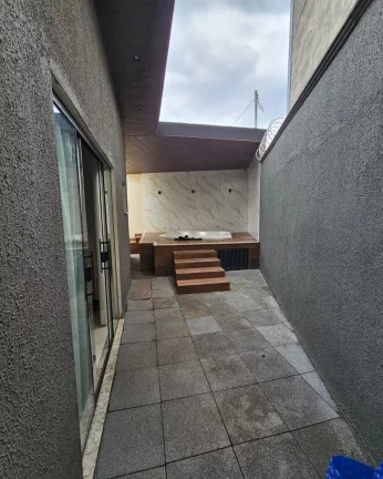 Imagem Linda Casa De Esquina No Ravena