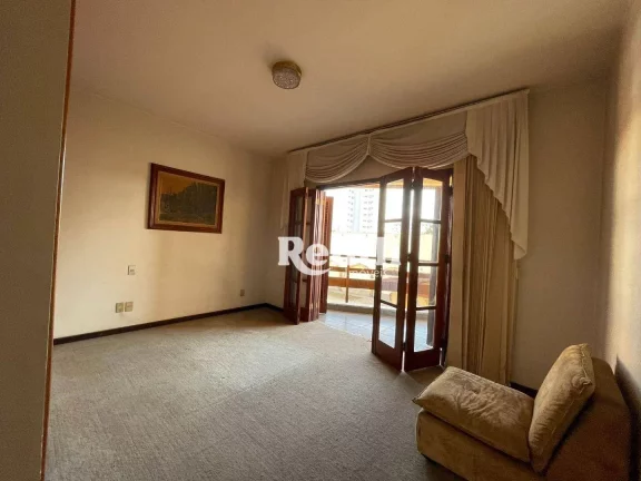 Imagem Casa com 5 dormitórios, venda por R$ 1.600.000 ou aluguel por R$ 11.000/mês - Saúde - Rio Claro/SP