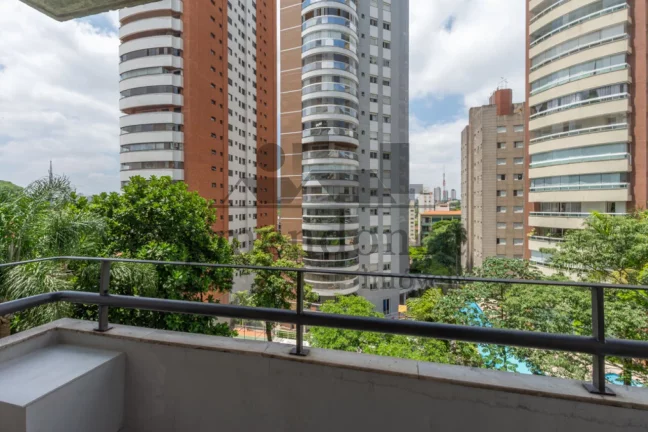 Imagem Apartamento reformado em Perdizes com 3 quartos (1 suíte) e 2 vagas, 137m²