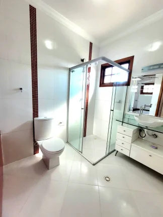 Imagem Sobrado Alto Padrao com 235m² 3 Dormitotorios com 5 Vagas de Gargens