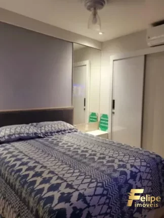 Imagem Apartamento com três quartos - em Itapuã.